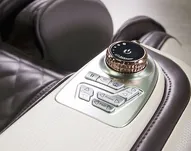 Fotel masujący PW 720 - Drive Nawigator. Dzięki tej funkcji możliwe jest regulowanie głębokością masażu w czasie rzeczywistym.