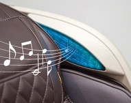 Funkcje koloroterapii i muzykoterapii ma za zadanie zmaksymalizować doznania płynące z masażu. 7 trybów świetlnych. Fotel posiada świetne głośniki, z których popłynie muzyka przekazywana z twojego urządzenia z pomocą Bluetooth.